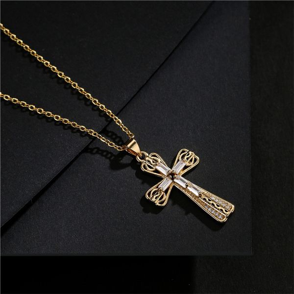 real gold plated copper micro inlaid zircon religious jewelry selling cross pendant necklace female, Silver
real gold plated copper micro inlaid zircon religious jewelry selling cross pendant necklace female, Silver