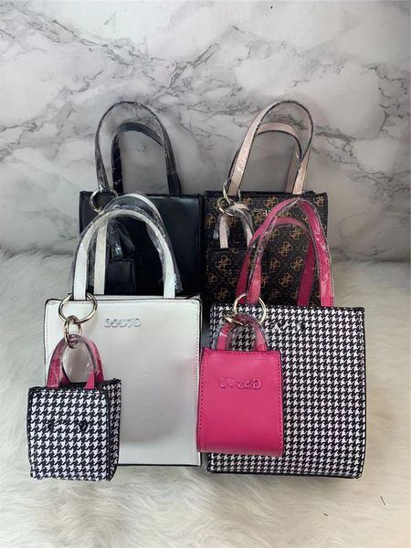 old 2021 & new gues flower solid color letter small bucket women's portable single shoulder diagonal bag
old 2021 & new gues flower solid color letter small bucket women's portable single shoulder diagonal bag