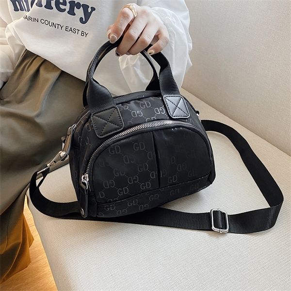purse women's new signature versatile broadband french niche bag canvas one shoulder messenger bag
purse women's new signature versatile broadband french niche bag canvas one shoulder messenger bag