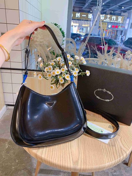 

famous luxury ladies shoulder bags cleo underarm bag 3 color box packaging fashion handbag backpack coin purse patent leather design