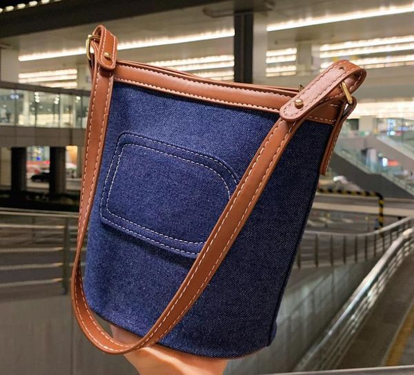 bucket bag 2021 summer fashion one-shoulder messenger western style large-capacity color matching female bags
bucket bag 2021 summer fashion one-shoulder messenger western style large-capacity color matching female bags