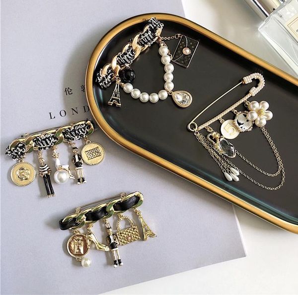 pins, brooches huanzhi 2021 metal chain tassel zircon pearl flowers package portrait coin brooch for women men overcoat accessories jewelry, Gray
pins, brooches huanzhi 2021 metal chain tassel zircon pearl flowers package portrait coin brooch for women men overcoat accessories jewelry, Gray