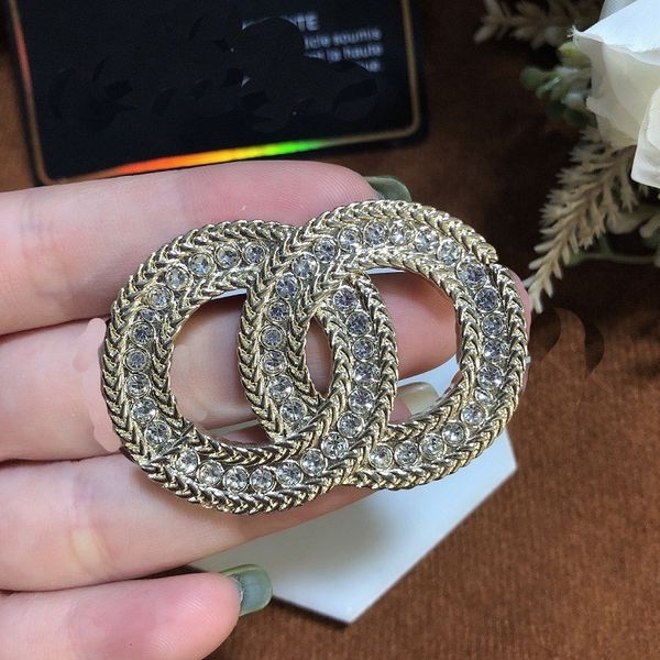 2021 new xiangjia small fragrance letter the same diamond brooch accessories luxury net red, Gray
2021 new xiangjia small fragrance letter the same diamond brooch accessories luxury net red, Gray