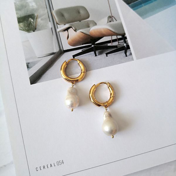ear buckle korean east gate natural freshwater pearl earrings simple fashion personality thin female, Golden
ear buckle korean east gate natural freshwater pearl earrings simple fashion personality thin female, Golden