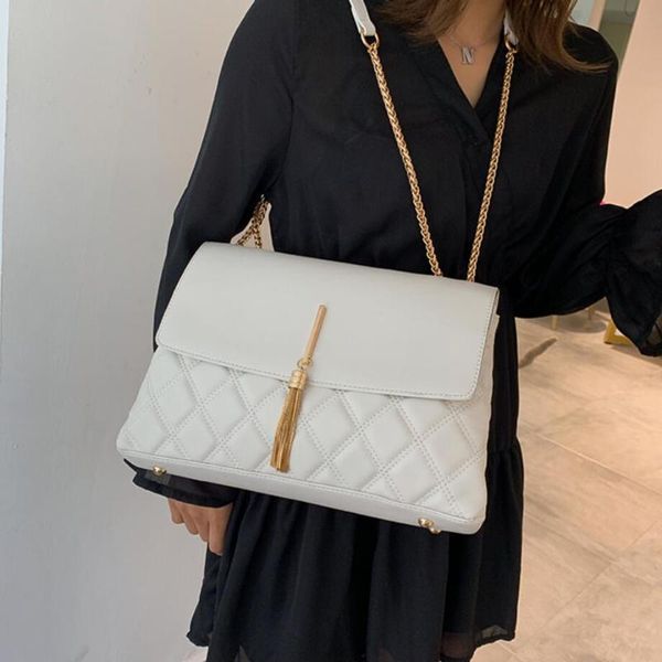 shoulder bags classic plaid casual big tote bag 2021 fashion quality leather women's designer handbag tassel chain messenger
shoulder bags classic plaid casual big tote bag 2021 fashion quality leather women's designer handbag tassel chain messenger