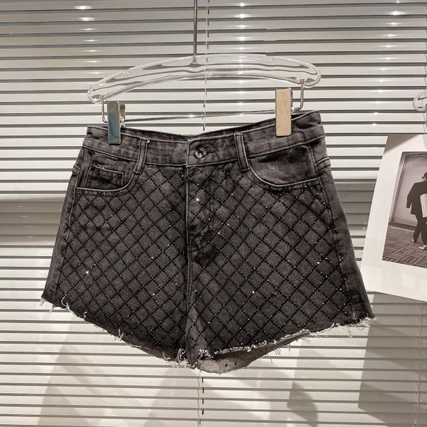 spring arrivals solid color high waist diamond lattice drilling washing water fashion women denim shorts mz817 210525, White;black
spring arrivals solid color high waist diamond lattice drilling washing water fashion women denim shorts mz817 210525, White;black
