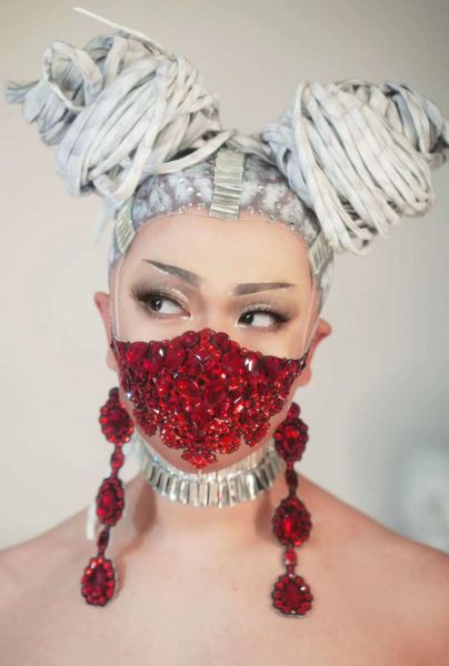 sparkling rhinestone pearls party masks women men nightclub stage prom crystal face decoration singer dancer stage accessories, Black;red
sparkling rhinestone pearls party masks women men nightclub stage prom crystal face decoration singer dancer stage accessories, Black;red