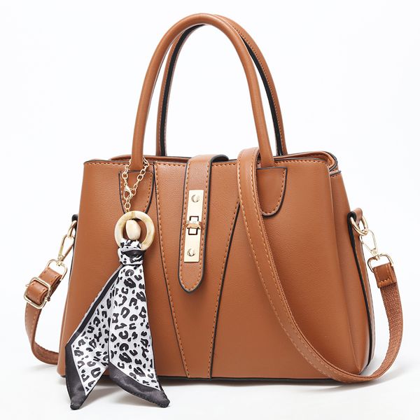 women's bag 2020 winter fashion new big bag fashion slung one shoulder portable women's bag c0301
women's bag 2020 winter fashion new big bag fashion slung one shoulder portable women's bag c0301