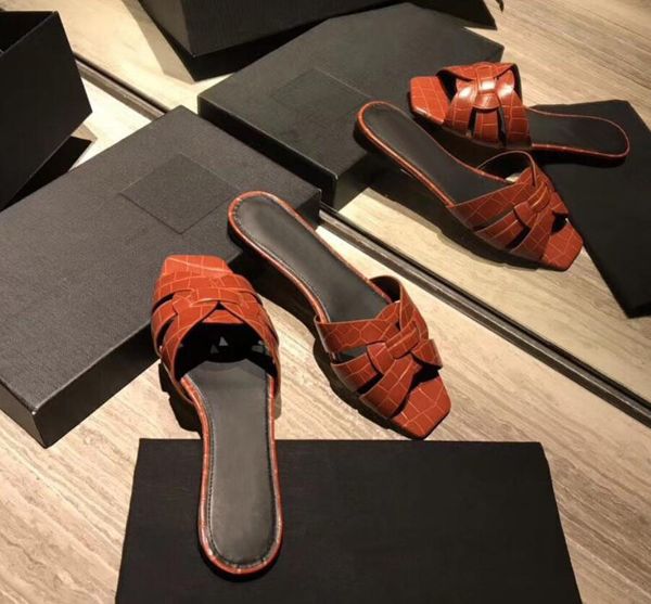 2021 luxury designer women sandals tribote smooth muller squared flat heel slipper lady summer leather fashion slippers good quality with bo, Black
2021 luxury designer women sandals tribote smooth muller squared flat heel slipper lady summer leather fashion slippers good quality with bo, Black