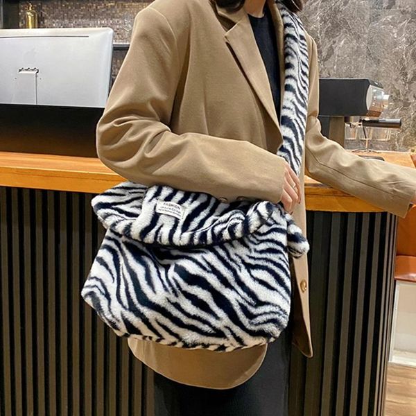 evening bags zebra print crossbody for women 2021 soft plush bucket bag feamle winter warm flurry shoulder large capacity tote
evening bags zebra print crossbody for women 2021 soft plush bucket bag feamle winter warm flurry shoulder large capacity tote