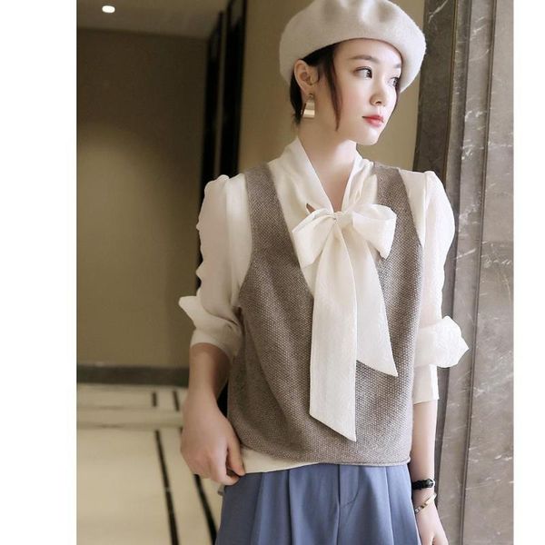 women's vests v-neck ice silk suspender vest summer sleeveless large size sweater korean loose curly fashion, Black;white
women's vests v-neck ice silk suspender vest summer sleeveless large size sweater korean loose curly fashion, Black;white