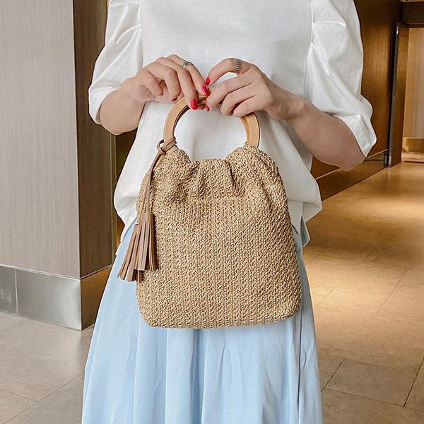 evening bags 2021 fashion tassel straw bucket bag women beautiful handmade handbag summer woven round handle beach rattan purses sac
evening bags 2021 fashion tassel straw bucket bag women beautiful handmade handbag summer woven round handle beach rattan purses sac
