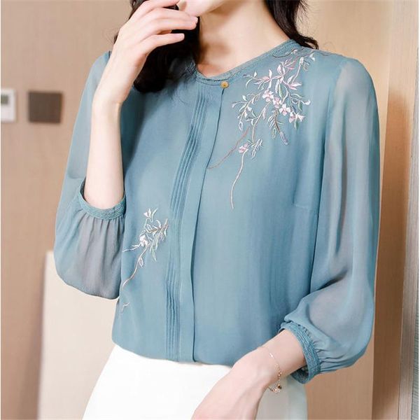 women's blouses & shirts summer style chiffon elegant women casual loose temperament o-neck fashion embroidery blusas mm0447, White
women's blouses & shirts summer style chiffon elegant women casual loose temperament o-neck fashion embroidery blusas mm0447, White