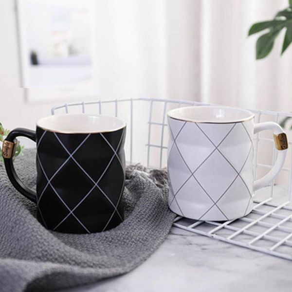 new nordic golden 1pcs black/white grid geometry ceramic coffee mug with a porcelain juice drinking cup coffee milk cup
new nordic golden 1pcs black/white grid geometry ceramic coffee mug with a porcelain juice drinking cup coffee milk cup