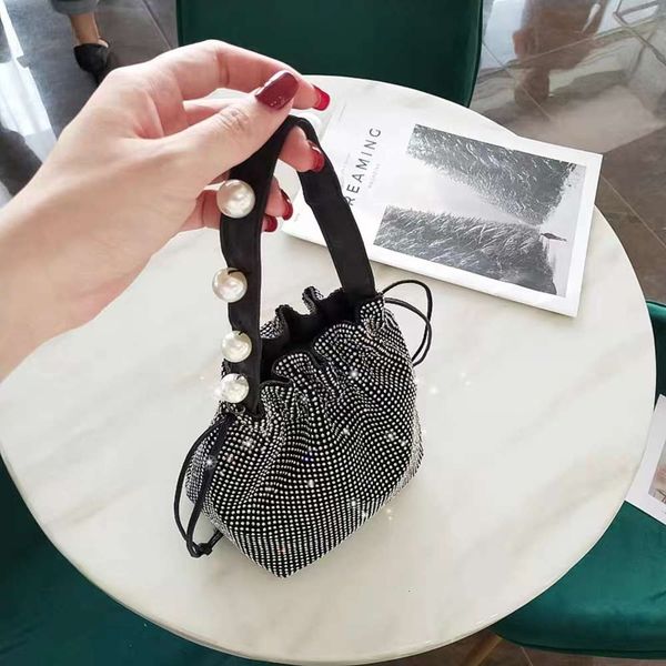 fashionugals dinner shining water drill fairy crystal pearl blessing portable cross bucket bag
fashionugals dinner shining water drill fairy crystal pearl blessing portable cross bucket bag