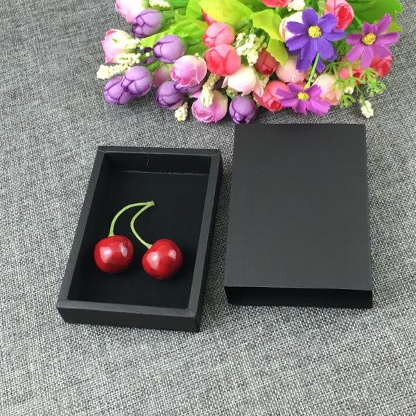 gift wrap 50pcs/lot kraft paper cardboard boxes for wedding ,black drawer box,christmas packing box with black velvet
gift wrap 50pcs/lot kraft paper cardboard boxes for wedding ,black drawer box,christmas packing box with black velvet