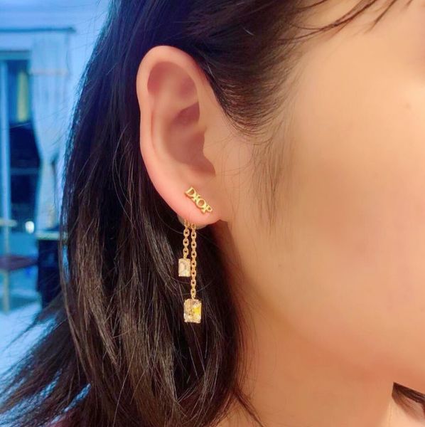 2021 luxury designer jewelry 2021 new crystal tassel pendant letter 925 silver pin ins earrings pearl, Golden;silver
2021 luxury designer jewelry 2021 new crystal tassel pendant letter 925 silver pin ins earrings pearl, Golden;silver