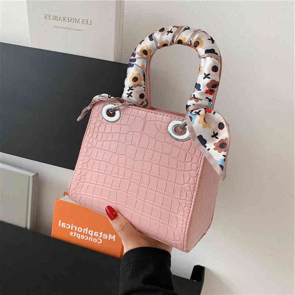 fashion ins korean 2021 new princess dai messenger bag one shoulder stone pattern women's small square
fashion ins korean 2021 new princess dai messenger bag one shoulder stone pattern women's small square