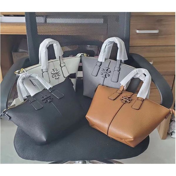 design purse style litchi pattern dumpling bag large capacity portable single shoulder messenger bag
design purse style litchi pattern dumpling bag large capacity portable single shoulder messenger bag