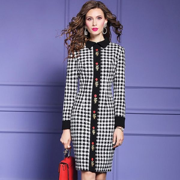 2021 new dress female plaid sleeve autumn retro-embroidered tube medium thin skirt long ykw5, Black;gray
2021 new dress female plaid sleeve autumn retro-embroidered tube medium thin skirt long ykw5, Black;gray