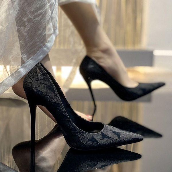 dress shoes fashion pointed high heels women spring and autumn women's all-match black work stiletto woman
dress shoes fashion pointed high heels women spring and autumn women's all-match black work stiletto woman