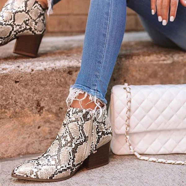 boots winter 2021 women's fashion casual shoes for women print hook zipper square heels vintage, Black
boots winter 2021 women's fashion casual shoes for women print hook zipper square heels vintage, Black