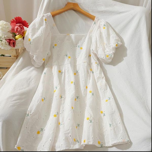 2021 new womens dresses lolita sweet little flower embroidery puff sleeve cotton dress drop shipping good quality, Black;gray
2021 new womens dresses lolita sweet little flower embroidery puff sleeve cotton dress drop shipping good quality, Black;gray