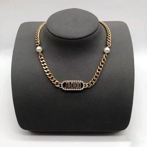 luxury designer fashion autumn and winter 2021 pearl letter earrings brass old net red necklace necklace female, Red;brown
luxury designer fashion autumn and winter 2021 pearl letter earrings brass old net red necklace necklace female, Red;brown