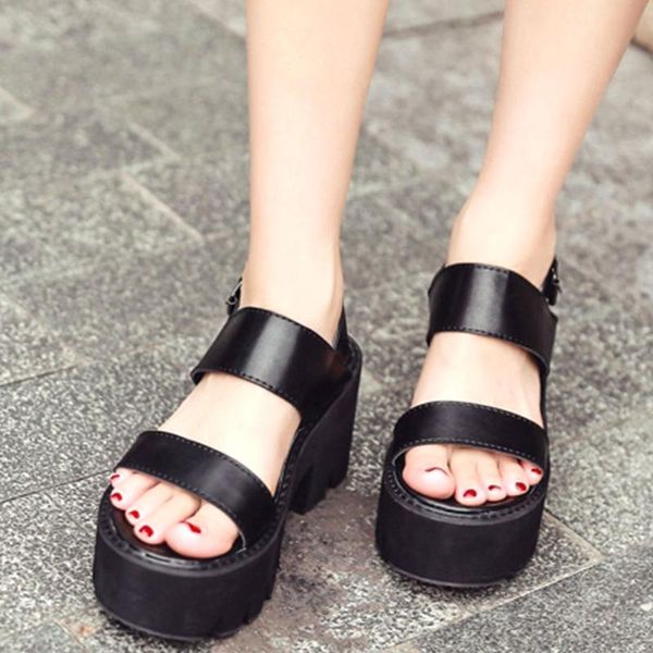 2021 brand new leisure gladiator sandals chunky heels platform black gothic style fashion summer shoes woman
2021 brand new leisure gladiator sandals chunky heels platform black gothic style fashion summer shoes woman