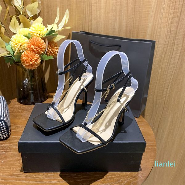 new ladies sandals luxury and fashion 7 colors designer leather size 35-40 with box heel height 7.5cm poker_star, Black
new ladies sandals luxury and fashion 7 colors designer leather size 35-40 with box heel height 7.5cm poker_star, Black