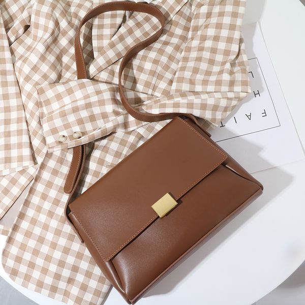 2021 postman retro shoulder bag women's clothing trend autumn and winter simple wild forest series literary messenger
2021 postman retro shoulder bag women's clothing trend autumn and winter simple wild forest series literary messenger