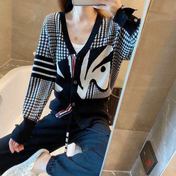 1324 thousand bird lattice pony animal pattern loose wool cardigan coat spring new sweater, White
1324 thousand bird lattice pony animal pattern loose wool cardigan coat spring new sweater, White
