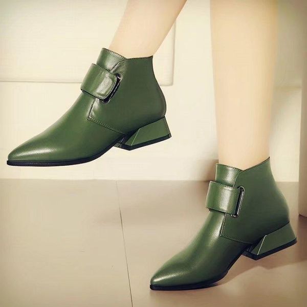 boots women retro woman 2021autumn and winter pointed fashion british style thick heel belt buckle, Black
boots women retro woman 2021autumn and winter pointed fashion british style thick heel belt buckle, Black