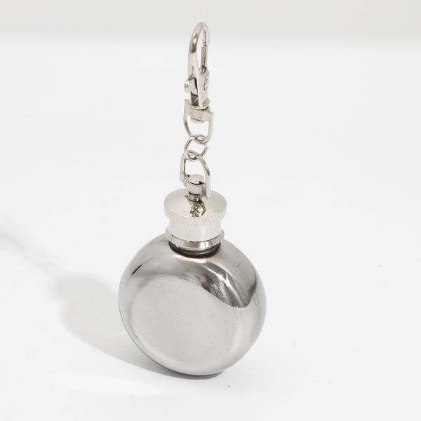 flask flagon production of portable circular small pot 304 stainless steel 1 ounces with key buckle baijiu
flask flagon production of portable circular small pot 304 stainless steel 1 ounces with key buckle baijiu