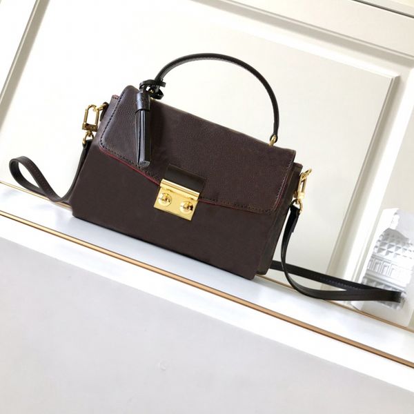 classic lady leather croisette shoulder bag luxury designer fashion handbags totes checkerboard letter pattern
classic lady leather croisette shoulder bag luxury designer fashion handbags totes checkerboard letter pattern