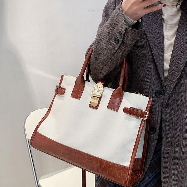 large-capacity retro atmospheric handbag 2021 autumn and winter new fashion one-shoulder women's designer tote messenger bag
large-capacity retro atmospheric handbag 2021 autumn and winter new fashion one-shoulder women's designer tote messenger bag