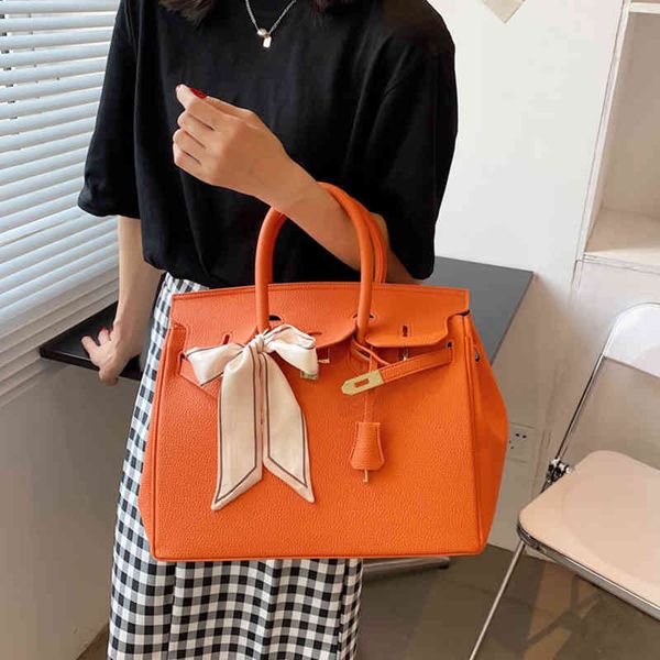 advanced sense large capacity women's summer versatile 2021 new fashion portable kelly cross mother bag
advanced sense large capacity women's summer versatile 2021 new fashion portable kelly cross mother bag