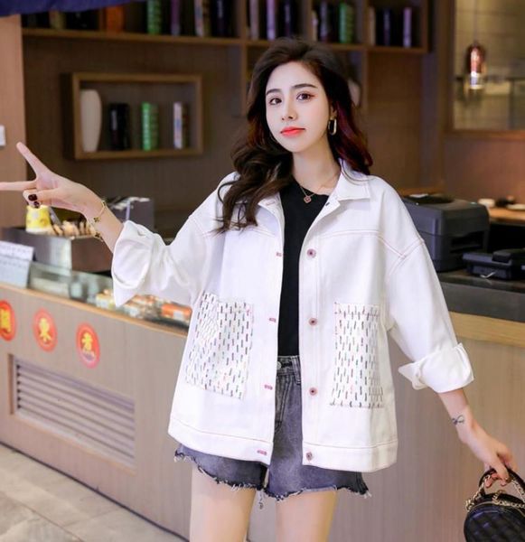 cool new sequin 2020 white design sense denim stitching women's loose jacket fashion, Black;brown
cool new sequin 2020 white design sense denim stitching women's loose jacket fashion, Black;brown