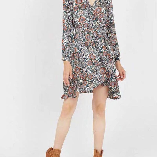 casual dresses bohemian summer beach chiffon mini dress women v neck floral print wrap long sleeve sashes party sundress, Black;gray
casual dresses bohemian summer beach chiffon mini dress women v neck floral print wrap long sleeve sashes party sundress, Black;gray