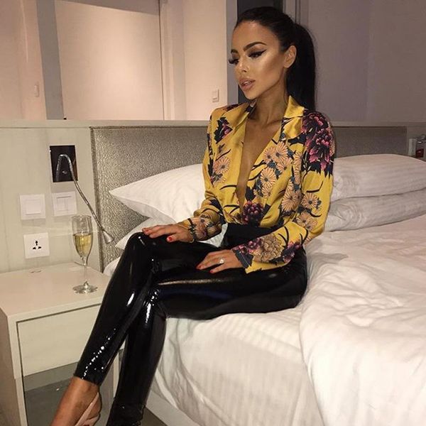 women's jumpsuits & rompers elegant floral print satin bodysuit shirt women 2021 deep v neck long sleeve jumpsuit romer summer streetwe, Black;white
women's jumpsuits & rompers elegant floral print satin bodysuit shirt women 2021 deep v neck long sleeve jumpsuit romer summer streetwe, Black;white