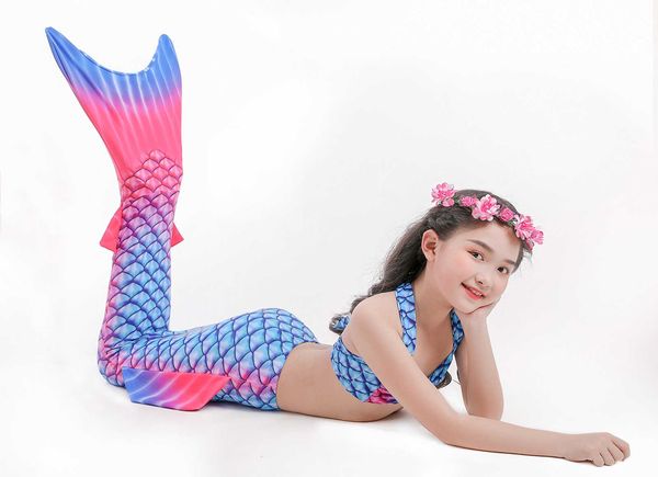 2021 new tail mermaid children's swimsuit girls' spring bathing suit three piece set, White;black
2021 new tail mermaid children's swimsuit girls' spring bathing suit three piece set, White;black