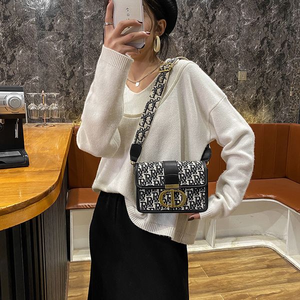 luxury handbags new autumn and winter fashion one shoulder messenger women's bag trend
luxury handbags new autumn and winter fashion one shoulder messenger women's bag trend