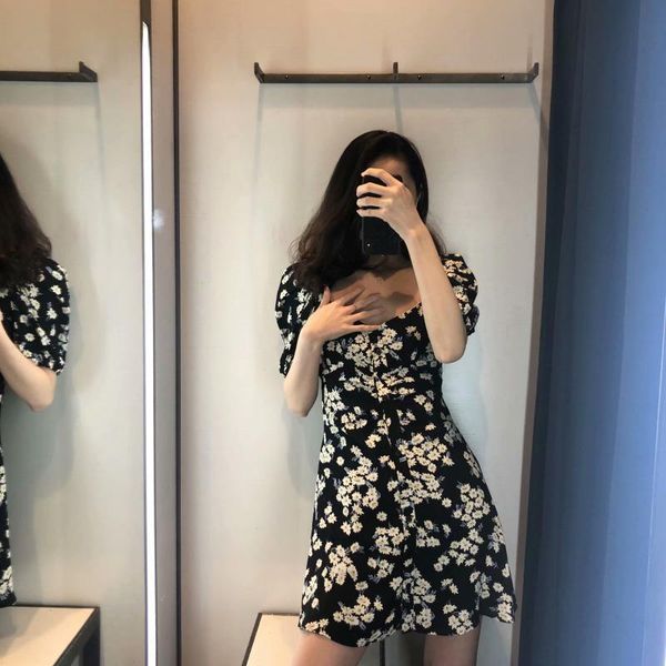 casual dresses 2021summer european and american style watermark daisy print dress, Black;gray
casual dresses 2021summer european and american style watermark daisy print dress, Black;gray