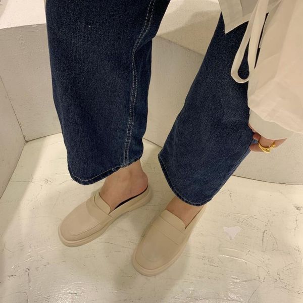 slippers casual flat shoes female beige heeled sandals square toe slipers women shallow luxury black 2021 soft rubber oxfords ba
slippers casual flat shoes female beige heeled sandals square toe slipers women shallow luxury black 2021 soft rubber oxfords ba