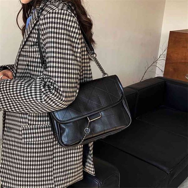 z family tramp 2021 new fashion autumn and winter women's bag black one shoulder slung rhombic chain handbag
z family tramp 2021 new fashion autumn and winter women's bag black one shoulder slung rhombic chain handbag