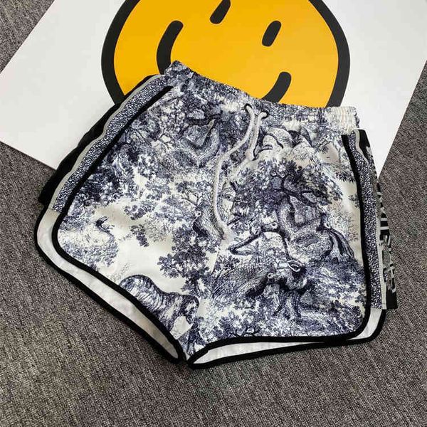 2022 factory wholesale new summer 21 jungle animal jacquard wide leg women's side letter print high waist elastic ribbon shorts pants, White;black
2022 factory wholesale new summer 21 jungle animal jacquard wide leg women's side letter print high waist elastic ribbon shorts pants, White;black