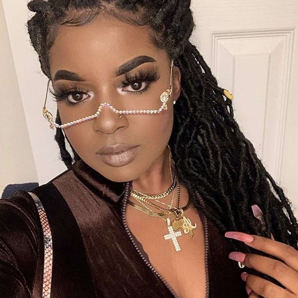 new fashion eyeglasses alloy for women green and red gem lensless chain pendant half frame luxury diamond glasses, White;black 
new fashion eyeglasses alloy for women green and red gem lensless chain pendant half frame luxury diamond glasses, White;black