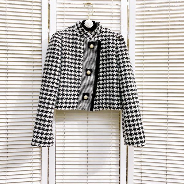 women's jackets autumn/winter 2021 korean version of high-quality metal buckle plaid beveled edge jacket long-sleeved woolen coat ladie, Black;brown
women's jackets autumn/winter 2021 korean version of high-quality metal buckle plaid beveled edge jacket long-sleeved woolen coat ladie, Black;brown