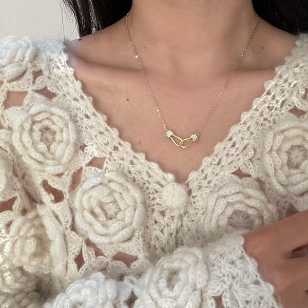 chains huge bud cz pendant necklace pave inlaid zircon charm design clavicle women kolye birthday gift temperament lady fashion jewelry, Silver
chains huge bud cz pendant necklace pave inlaid zircon charm design clavicle women kolye birthday gift temperament lady fashion jewelry, Silver