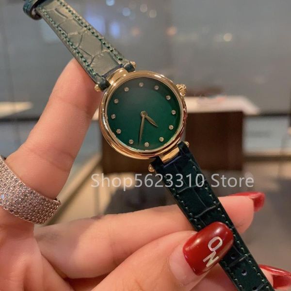wristwatches elegant green aurora series watches zircon quartz wrist watch leather clock fashion crocodile grain mother-of-pearl dial, Slivery;brown
wristwatches elegant green aurora series watches zircon quartz wrist watch leather clock fashion crocodile grain mother-of-pearl dial, Slivery;brown